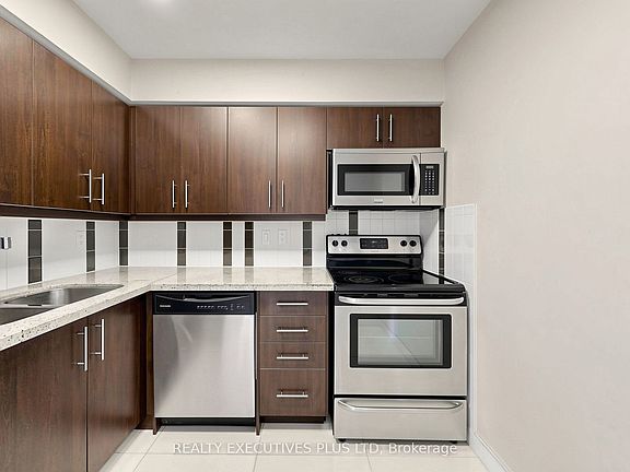 5th image of 18 Hillcrest Ave #604