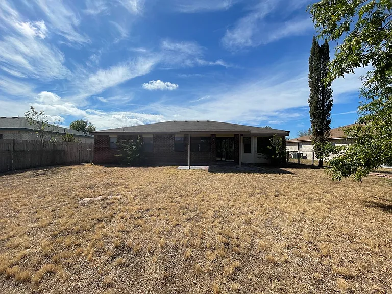 2806 Derby Dr — Photo 20