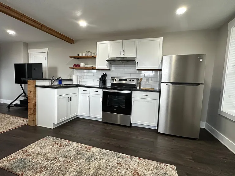 731 Lyons Ave #1 — Photo 6