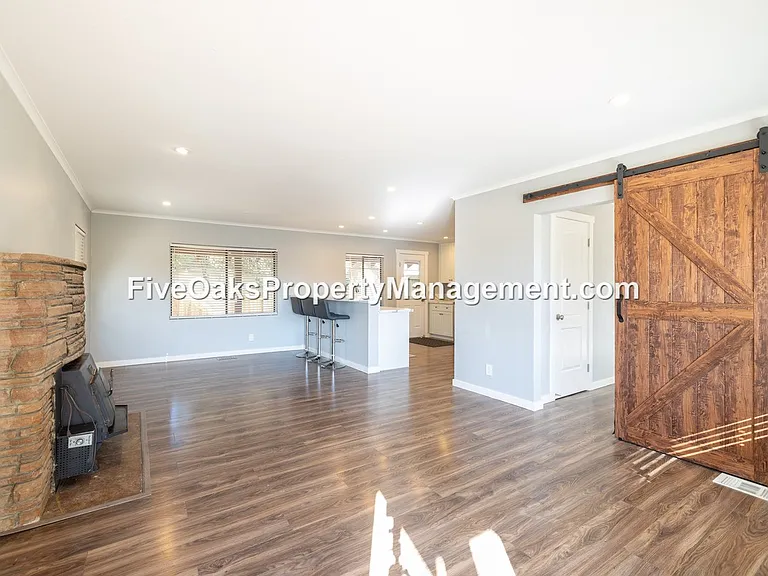 252 Folsom Rd #A — Photo 3