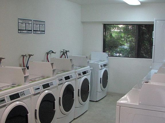 4th image of 6722 Independence Ave APT 216