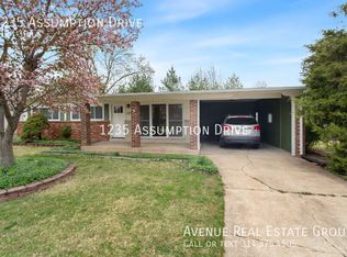 1235 Assumption Dr, Saint Louis, MO