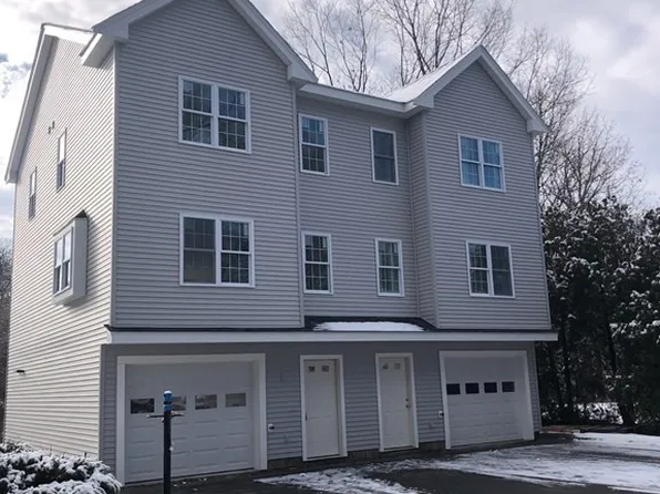 35 Fredonian St #J, Shirley, MA 01464
