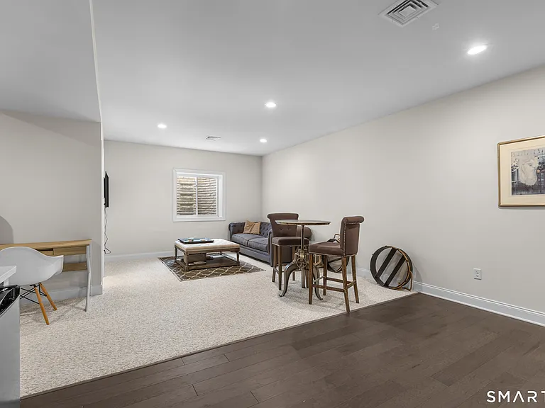 16 Hunting Ridge Ln — Photo 29