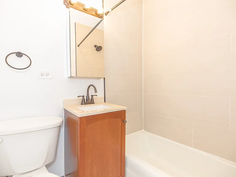 1504 N Dearborn Pkwy, Chicago, IL — Photo 3