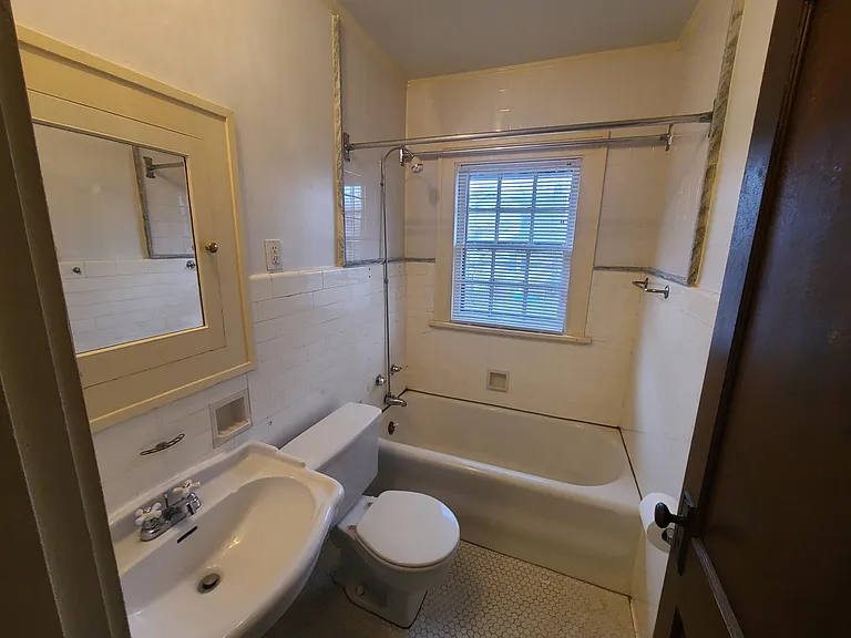 4814 Woodland Ave — Photo 14