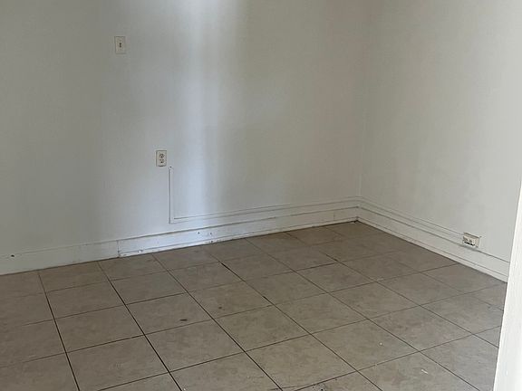 5th image of 1427 10th St W