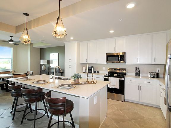 3rd image of 12320 Wellen Golf St #102