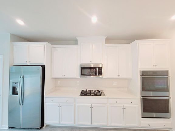 2nd image of 23393 Sugar Pine Ln