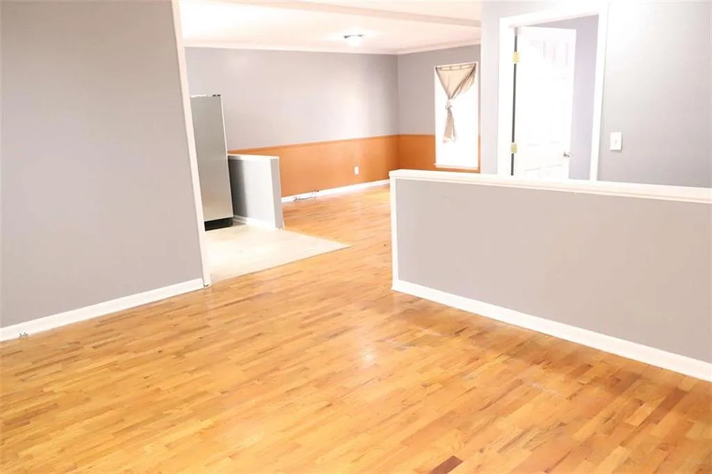 4 bed, 2.0 bath, 2062 sqft, $2,200 — Photo 2
