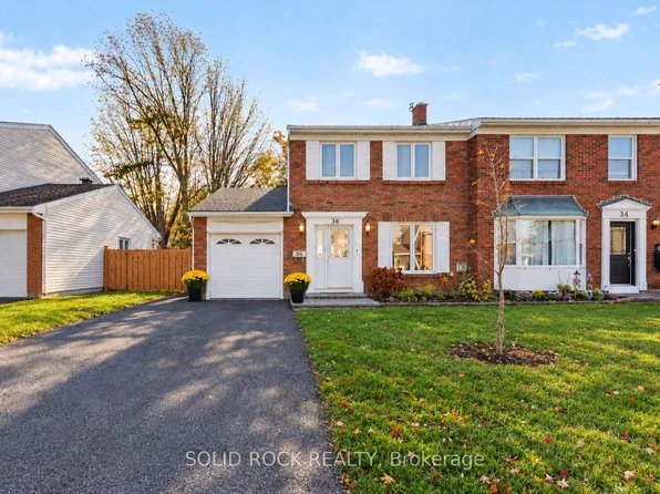36 Meadowbank Dr, Ottawa, ON K2G 0N9