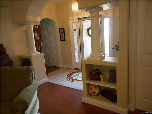 3rd image of 451 Cobblestone Dr