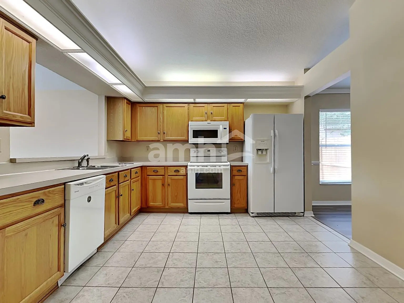 3 bed, 2.0 bath, 1652 sqft, $2,445 — Photo 4