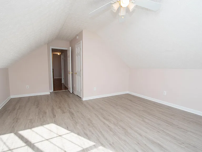 116 Sagamore Ln — Photo 6