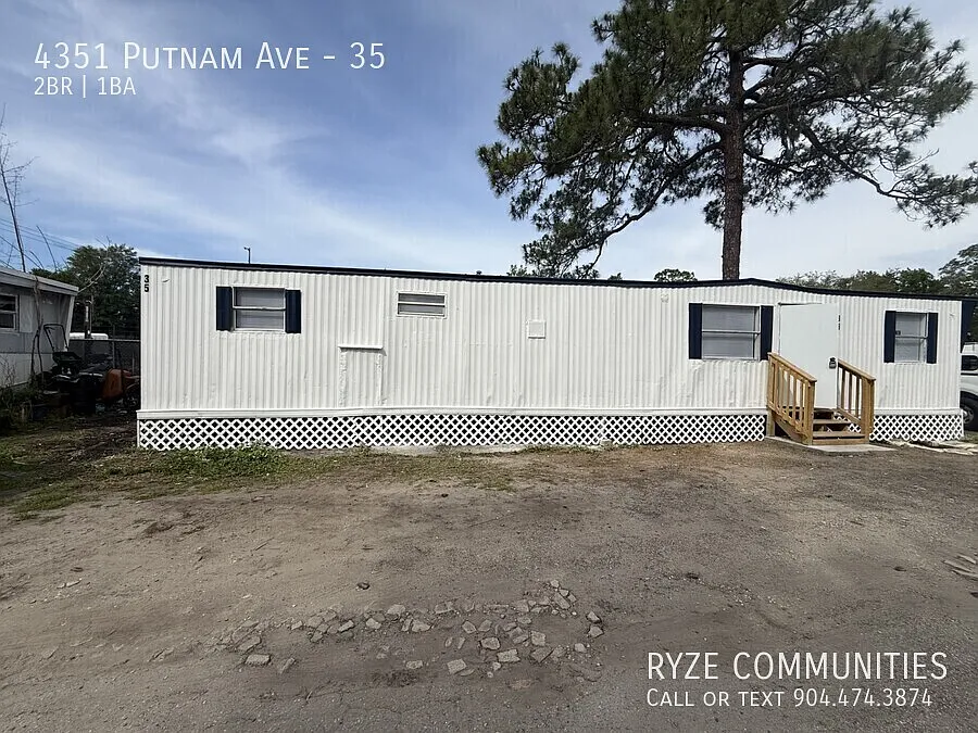 Building Photo - 4351 Putnam Ave #35