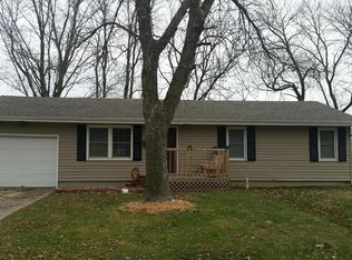 806 S Rollins St, Centralia, MO 65240