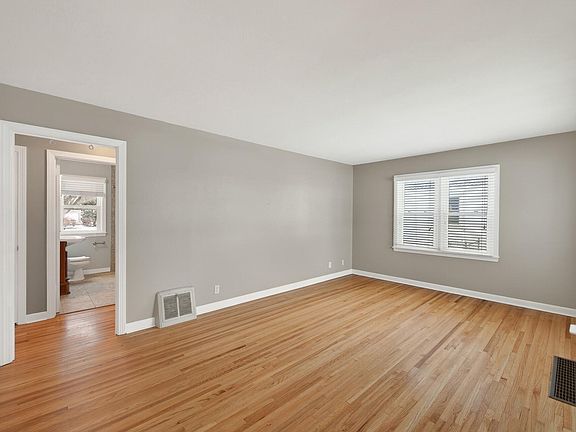 4th image of 7415 Wentworth Ave