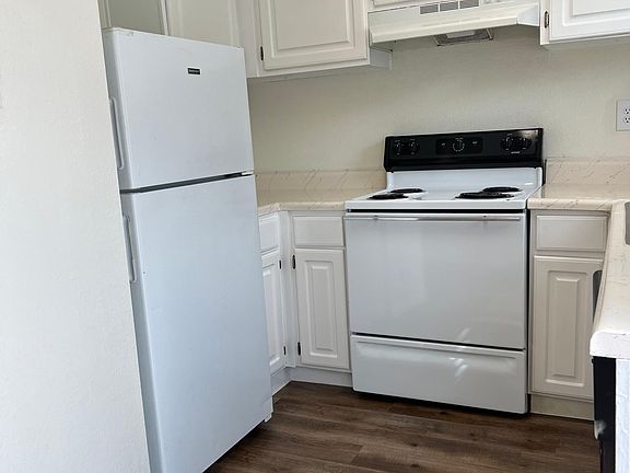 3rd image of 1302 E Broadway St APT 318