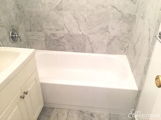 Rented by City Connections Realty | media 11