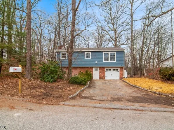 42 Summit Dr, Wantage Twp., NJ 07461