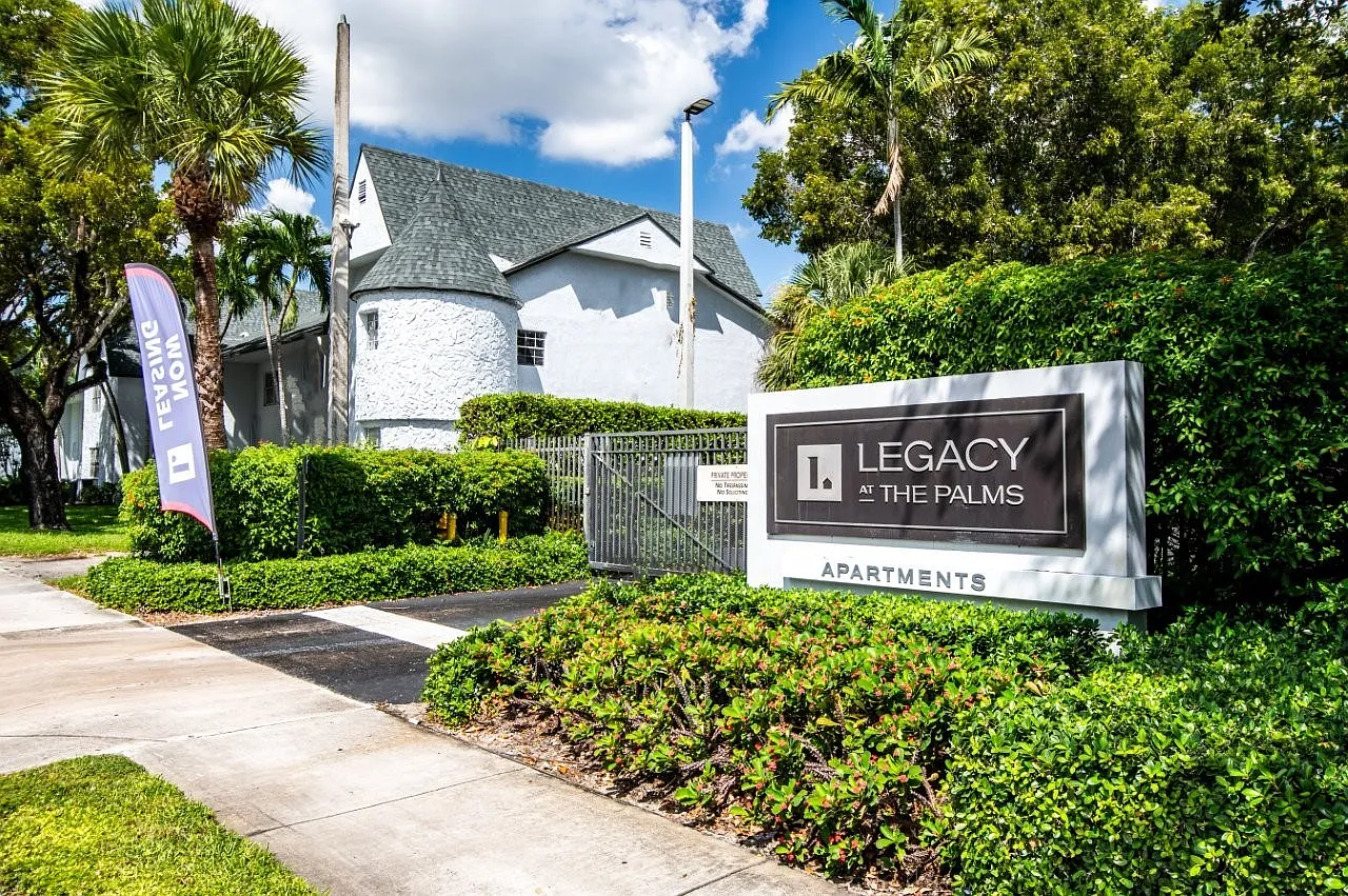 Legacy at the Palms — Photo 1