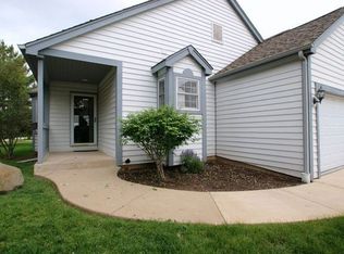 1442 Garnet Ct, Gurnee, IL 60031