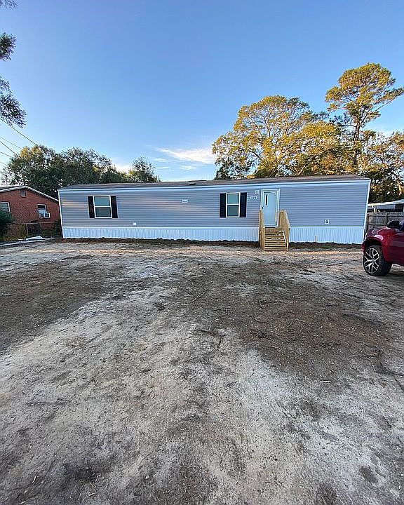 2nd image of 122 Majors Rd