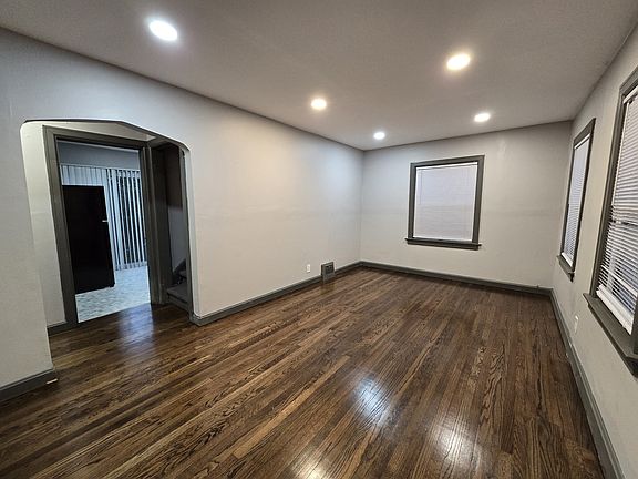 2nd image of 814 Garfield St