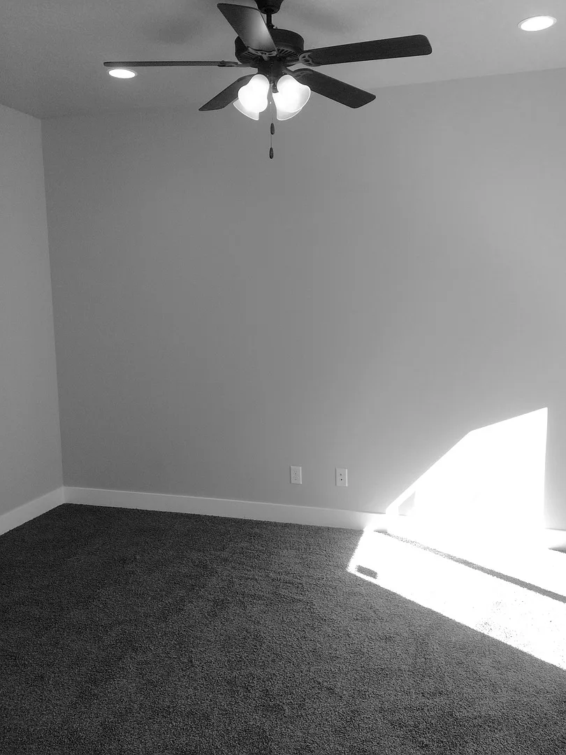 4 Bedroom Townhome in Herriman! — Photo 2