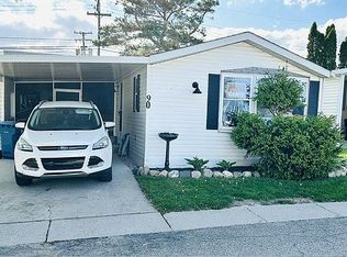 90 Bobolink St, Rochester Hills, MI 48309