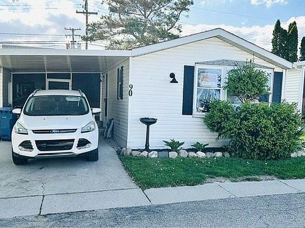 90 Bobolink St