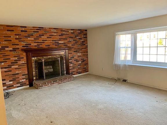 3rd image of 53 Sachem Drive