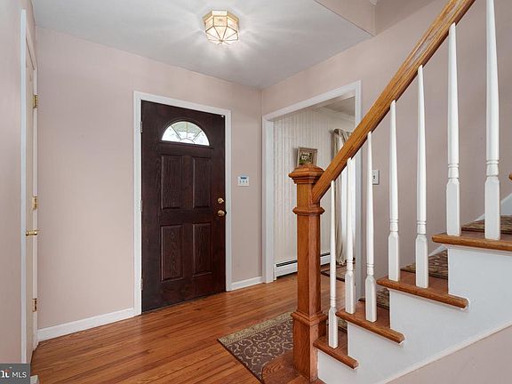 3rd image of 267 Lambertville Hopewell Rd