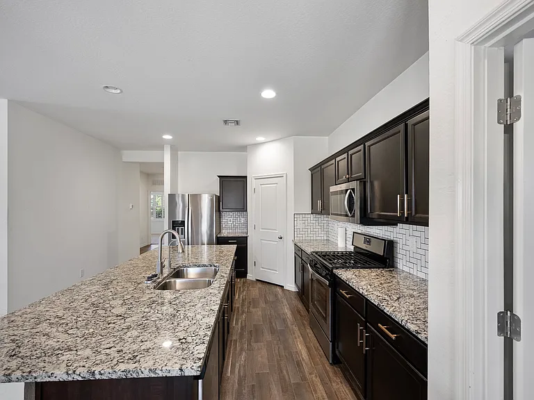 4590 W Foldwing Dr — Photo 4