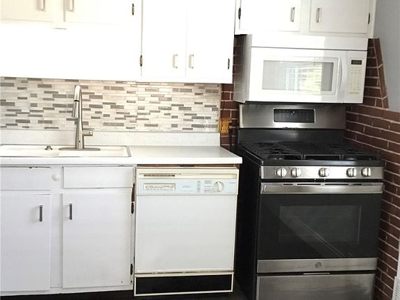 5th image of 396 E 327th St