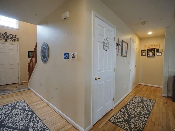 5th image of 433 Riverwalk Dr