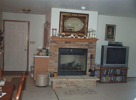 Gas FP in Living Room