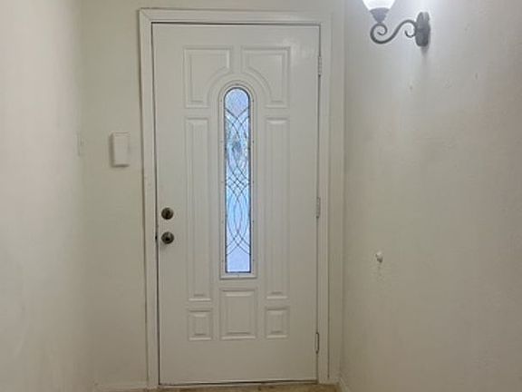 2nd image of 614 Live Oak Dr
