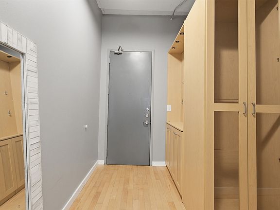 4th image of 1122 Jackson St APT 318