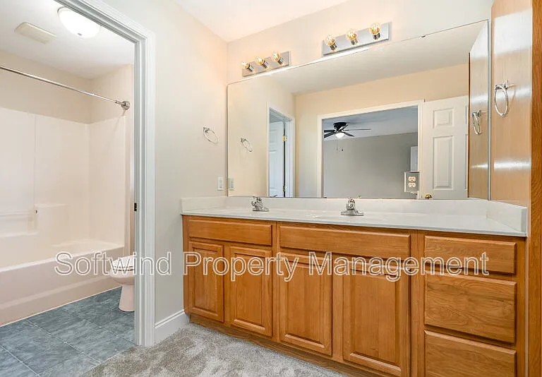 1803 Red Bird Cir SE — Photo 11