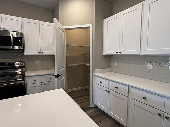3rd image of 7 SERVICE BERRY PLACE