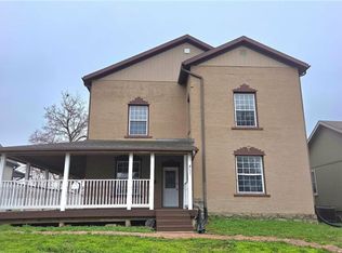 405 W Peoria St, Paola, KS 66071