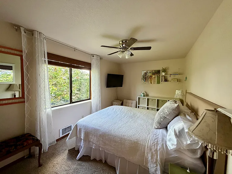 740 N 32nd St #6 — Photo 4