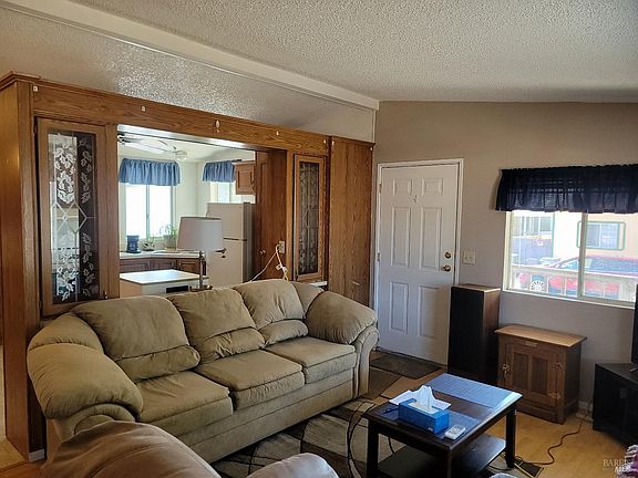 3rd image of 220 Magnolia Avenue