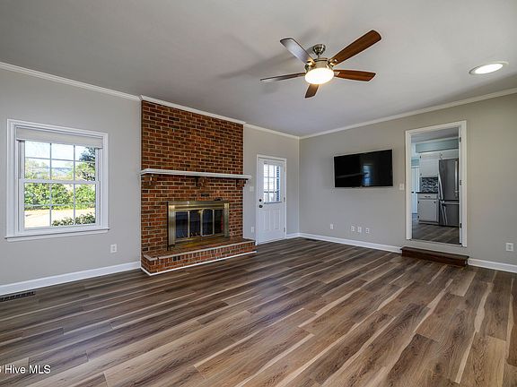 2nd image of 4906 Creekside Drive