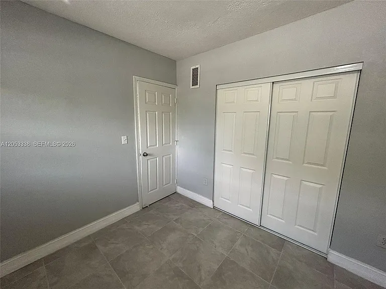 1925 Madison St #5 — Photo 11