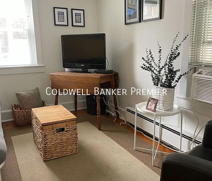 42B Delaware Ave — Photo 5
