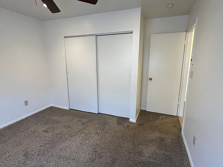 3028 N Corrine Dr — Photo 23