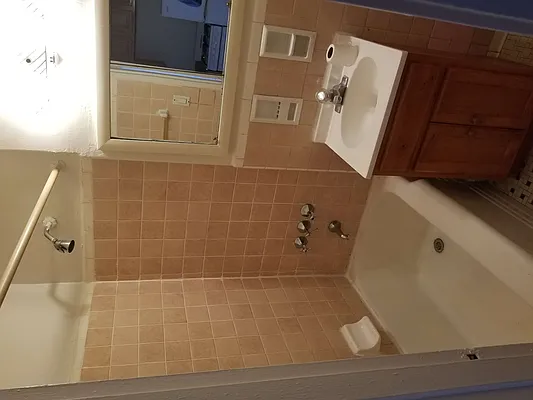 Rented by Max & Associates Realty Corp | media 16