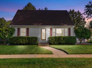 1336 W 5th Ave, Oshkosh, WI 54902